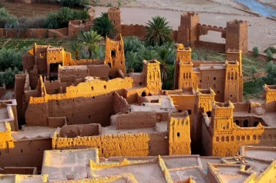 Partez pour une journée complète de marrakech à ouarzazate et aït-ben-haddou. traversez l’atlas, visitez des lieux de tournage et explorez une kasbah classée unesco.