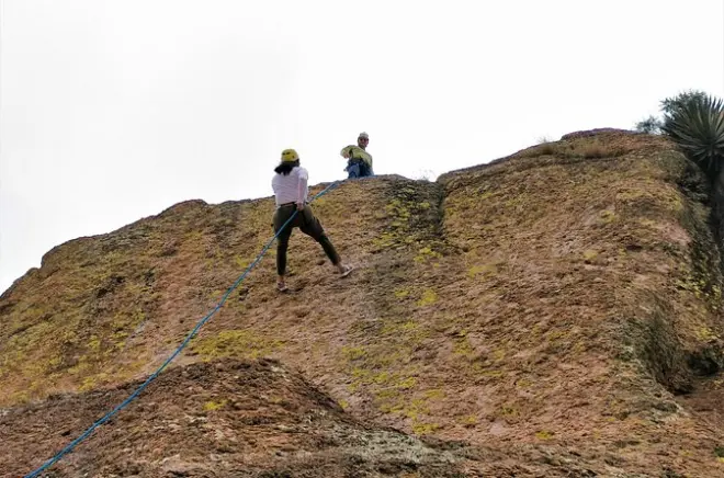 Rappel em Guanajuato: Desça paredes naturais com um guia