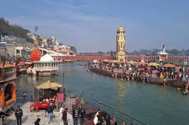 Impara l’hindi a Haridwar: Frasi pratiche e cultura locale a piedi