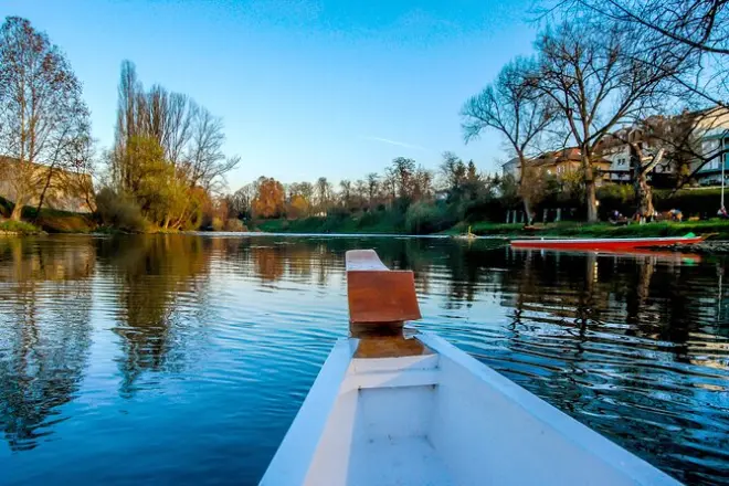 Banja Luka : Balade traditionnelle en bateau dayak sur le Vrbas