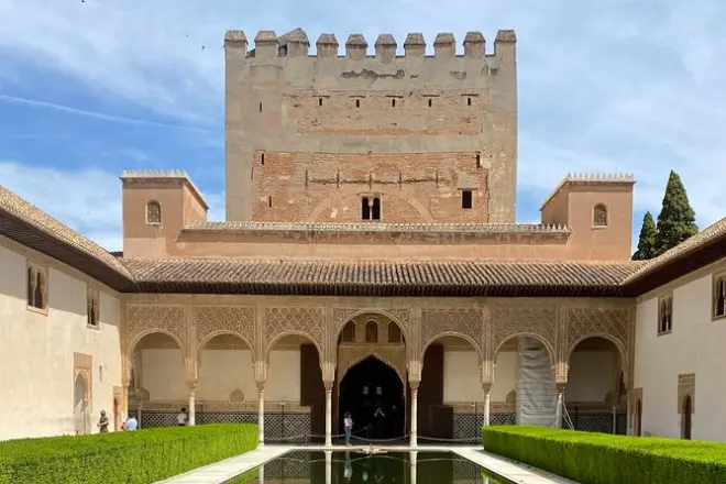 Alhambra depuis Almeria : Transport privé avec guide officiel
