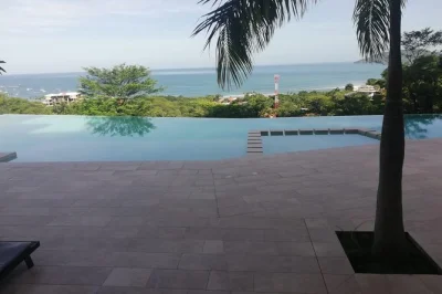 Prenota un trasferimento privato dall'aeroporto di liberia a tamarindo. van climatizzato, autista locale, soste flessibili e pick-up 24/7. prenotazione semplice per famiglie.