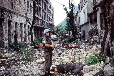 Histoire de la guerre de Mostar : La vie sous le siège