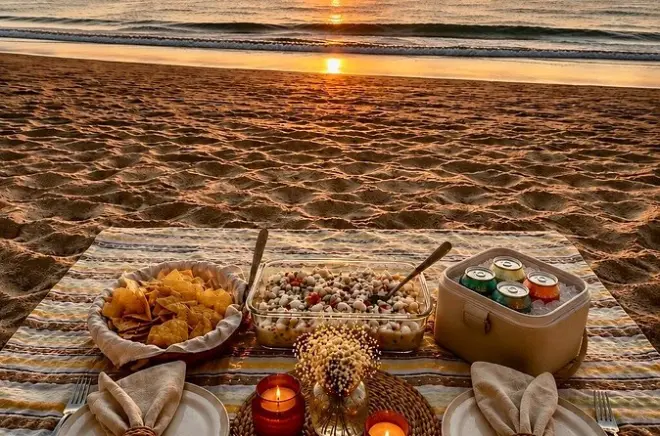 Randonnée au coucher du soleil et pique-nique à la plage cachée