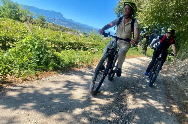 Tour en e-bike et dégustation de vins : Fort autrichien de Pastrengo