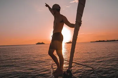 Sunset cruise Mykonos: Rhenia & Little Venice with wine