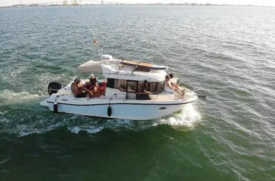 Passeio de barco na baía de Cádiz: 3 horas de vela e paddle board