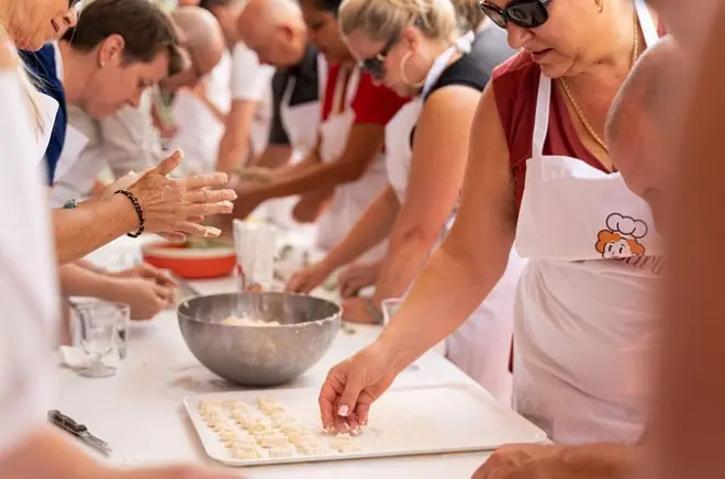 Cours de pâtes et tiramisu à Sienne avec une Cesarina