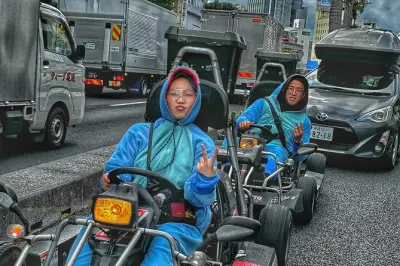 Tour en kart à Naha : 60 minutes en costume dans la rue Kokusai
