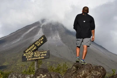 Despierta en la fortuna con el sonido de la selva, recorre los senderos del volcán arenal, cruza los puentes colgantes místico y refréscate en la catarata. incluye traslado y almuerzo.