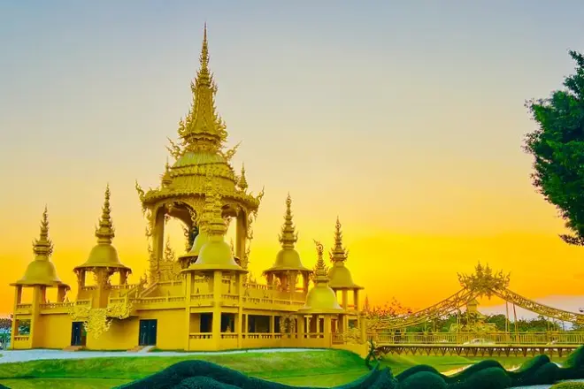 Chiang Rai: Weißer und Blauer Tempel plus Goldenes Dreieck entdecken