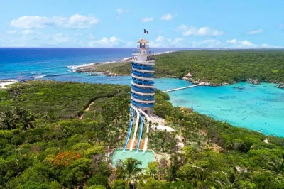 Scopri xel-ha: nuota in fiumi cristallini, cammina tra sentieri nella giungla e rilassati in amache. include pickup in hotel, colazione, pranzo a buffet, open bar e attrezzatura completa.
