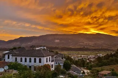 Gjirokastra & Blue Eye Tour: Burg, Basar, Quelle
