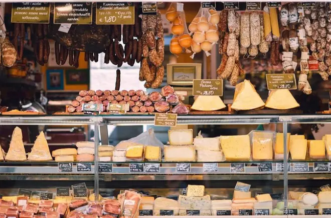 Bolzano street food : Arcades médiévales, dégustations, guide local