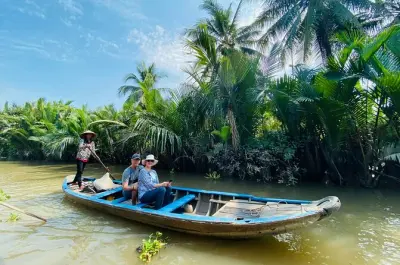 Delta del Mekong: Escursione in barca longtail e pagoda Vinh Trang