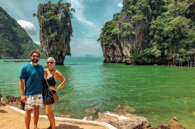 Phuket, james bond island, balade en longtail privée, grottes marines en canoë, déjeuner au village flottant de koh panyee. tout compris, avec prise en charge à l’hôtel.