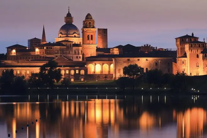 Mantova: Palazzo Ducale, Palazzo Te e piazza delle Erbe a piedi