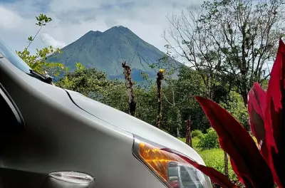 Transfer vom Flughafen SJO nach La Fortuna: Privater Van mit Fahrer
