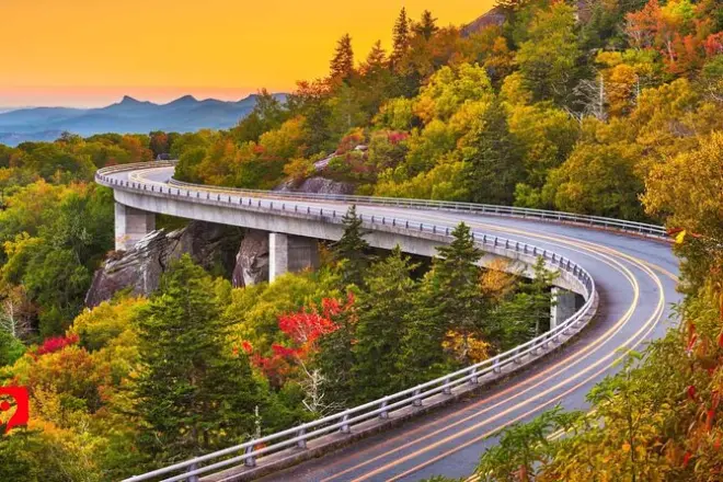 Blue Ridge Parkway en Jeep con caminata a cascada: Asheville