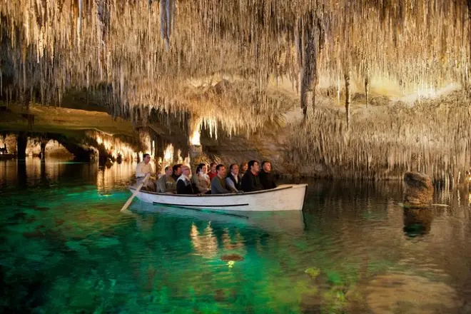 Drachenhöhlen & Perlenfabrik: Private Mallorca-Tour