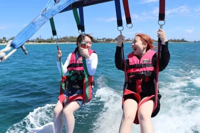 Feel the rush of parasailing 400ft above gold coast’s broadwater, with tandem or triple flights, safety briefing, and easy departure from marina mirage.