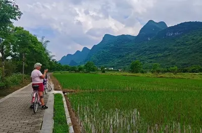 Guilin: Fiume Li in barca, Xianggong Hill e bici sul Yulong