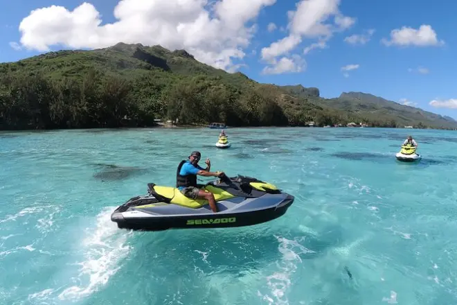 Moorea Jet-Ski-Tour: Cook's Bay und Opunohu Bay, 2 Stunden