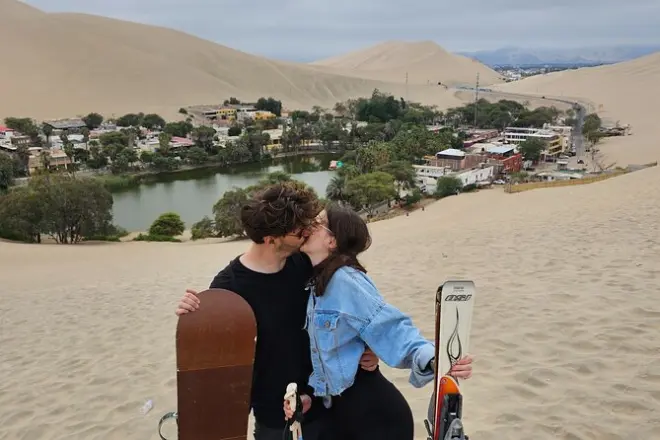 Fuoristrada in Huacachina: Buggy e sandboarding al tramonto