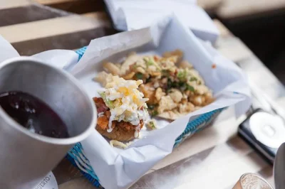 Descubre los sabores de colonia roma con un guía local, desde platillos de chefs hasta cócteles de mezcal. tour con comida, bebidas y fácil acceso en la ciudad.