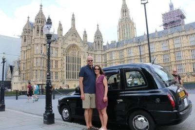 Descubre londres en un clásico taxi negro con un tour privado por westminster, big ben y más. incluye recogida en hotel, guía local y paradas flexibles.