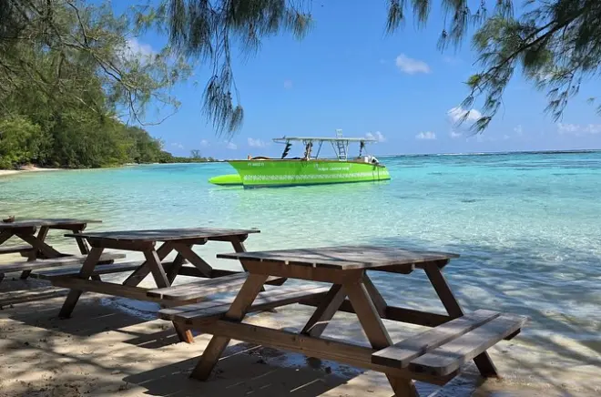 Laguna de Moorea en canoa: Bahía Cook, mantarrayas y motu cocina