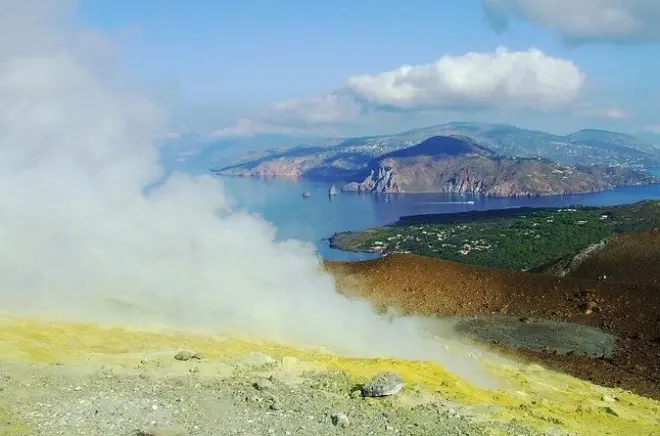 Snorkeling in Vulcano from Lipari: Private boat with crater climb