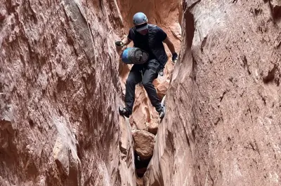 Egypt Slot Canyon canyoneering: Rappels and narrows half day