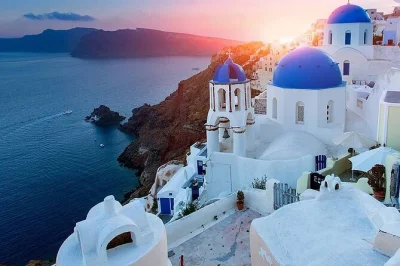 Discover santorini’s highlights in 4 hours: oia, skaros rock, firostefani & wine tasting. private tour with local guide & luxury vehicle. book now.