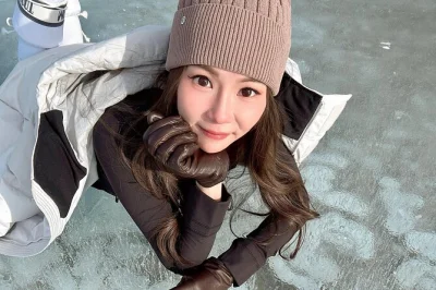 Erlebe das knirschen des schnees am peyto lake, bewundere die eisblasen am abraham lake aus nächster nähe und genieße heißen tee am bow lake. abholung in calgary, banff oder canmore inklusive.