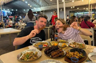 Makati Street Food Erlebnis: Lokale Spezialitäten und Rooftop-Bar