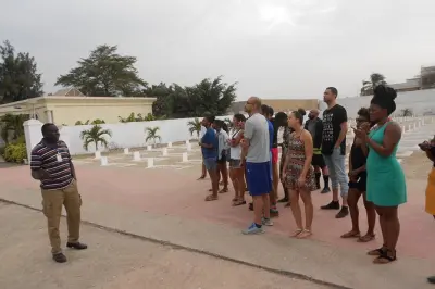 Isla Gorée: Visita a la Casa de los Esclavos con guía en inglés