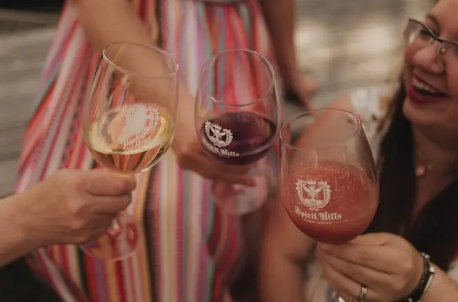 Tour de cata en Spirit Hills Flower Winery en Alberta