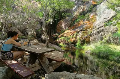 Caminata a la cascada de Naxos con comida tradicional: Tour privado