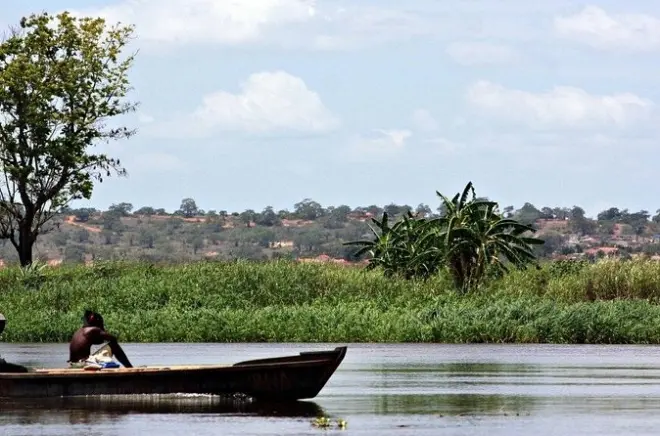 Kwanza River boat tour: Cliffs, slavery museum, markets