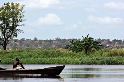 Kwanza-Fluss Bootstour: Klippen, Sklavenmuseum, Märkte