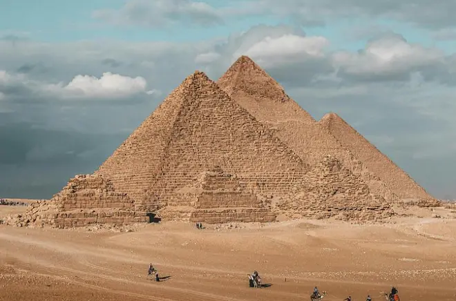 Pyramides de Gizeh et Sphinx avec guide privé, musée et déjeuner