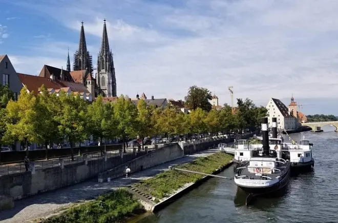 Privater Transfer Regensburg Prag: 3–4 Stunden