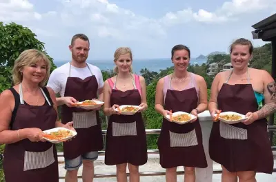 Aula de culinária em Koh Tao com vista para o mar e 3 pratos thai