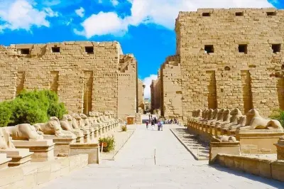 4-Day Nile Cruise Aswan to Luxor: Abu Simbel & Hot Air Balloon