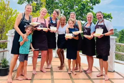 Corso di cucina thailandese a Koh Tao con vista mare e tre piatti