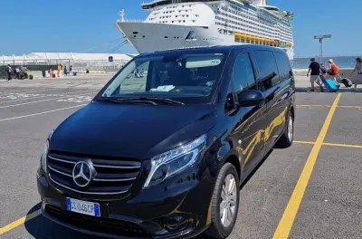 Traslado privado de Ravenna a Veneza: Veículo com ar-condicionado
