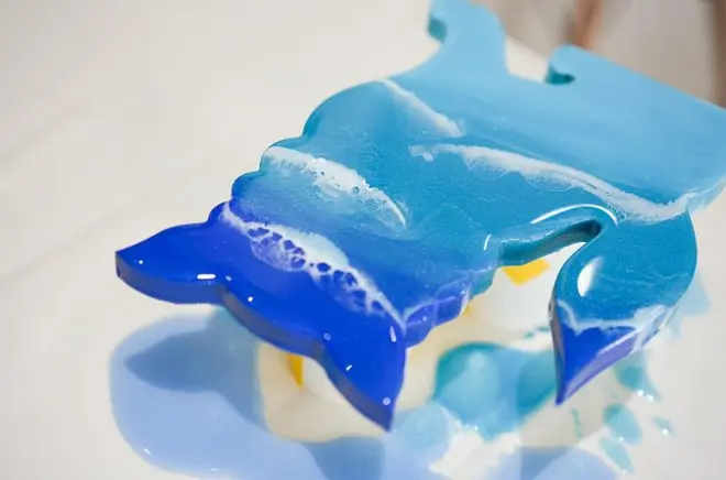 Resin Art Class in Naha: Make Wave Art in Matsuo