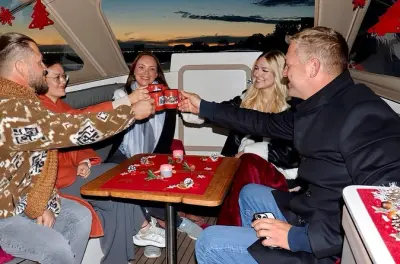 Festa privada de 1,5h com vinho quente em barco em Heidelberg