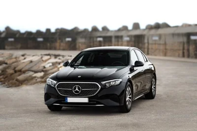 Prenota un trasferimento privato da lisbona a porto. viaggio in mercedes porta a porta, orari flessibili, wifi, acqua e autista locale cordiale. facile, sicuro e senza stress.